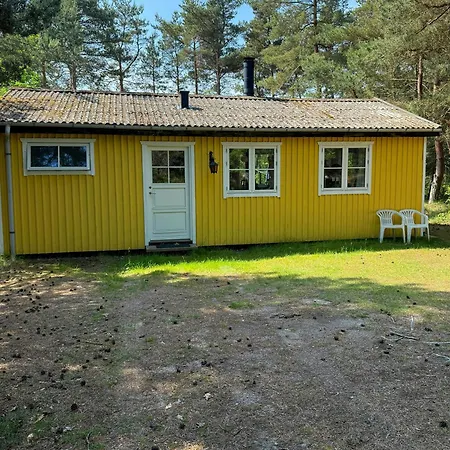 Dom wakacyjny Charming Summer House On Bornholm Close To *